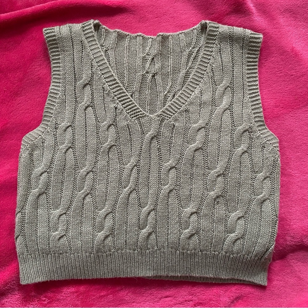 SHEIN Women’s Knit Crop Top Sweater Vest